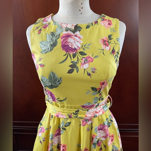 Eva Rose floral fit and flare dress Medium - Picture 2 of 4